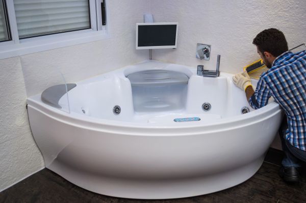 Acrylic Bathtub Placement