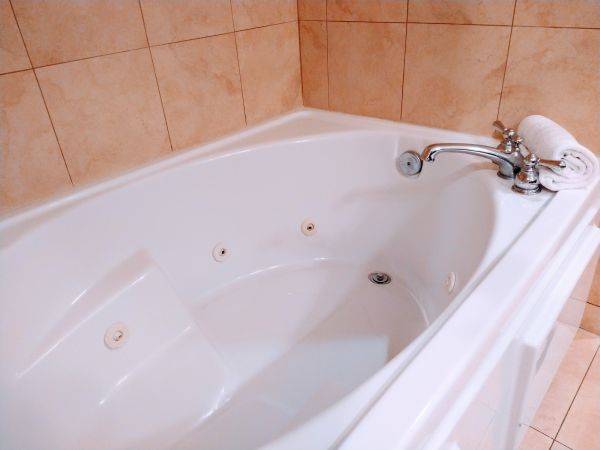 Cost of Acrylic Tub Installation in Douglasville
