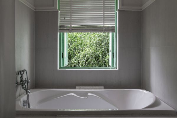 Fiberglass Tub Installation Service